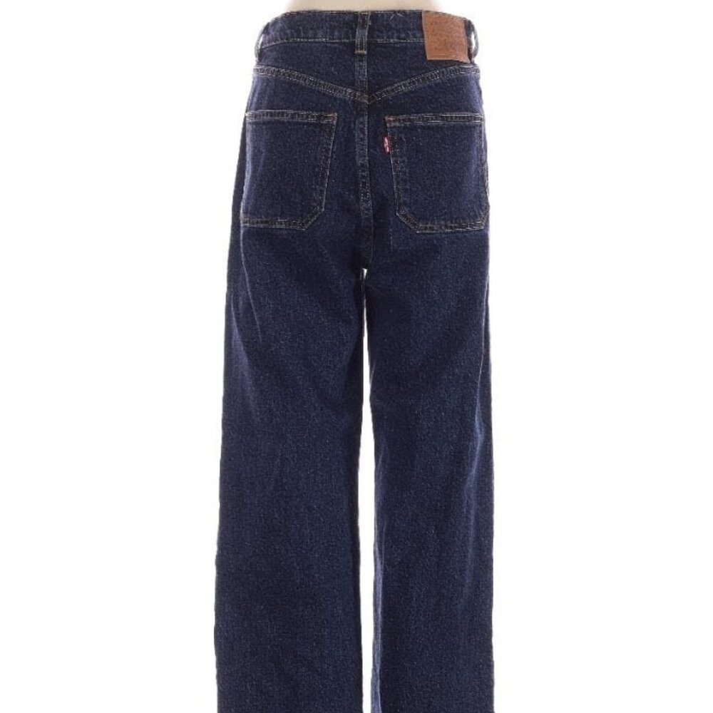 Levi's high rise front pockets straight loose leg size 26.